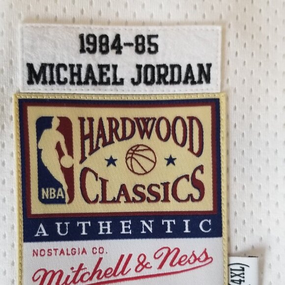 Men's Mitchell & Ness Michael Jordan White Chicago Bulls Rookie Authentic Jersey - Picture 9 of 12